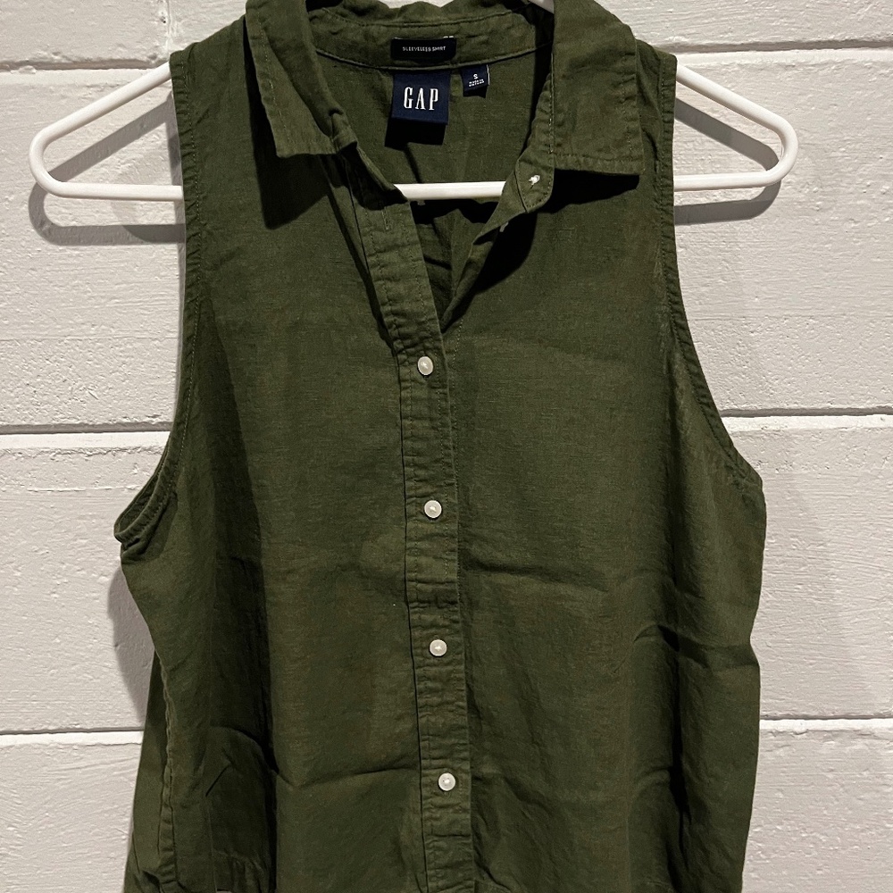 Linen Blend Sleeveless Button-Front Shirt